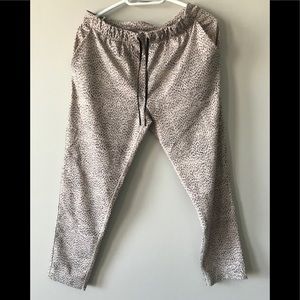 Lululemon Jet Crops